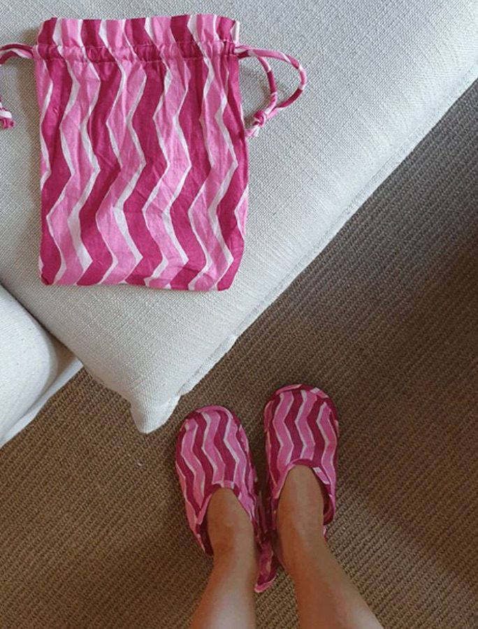 travel-slippers-travel-gift-ideas travel slippers travel gift ideas